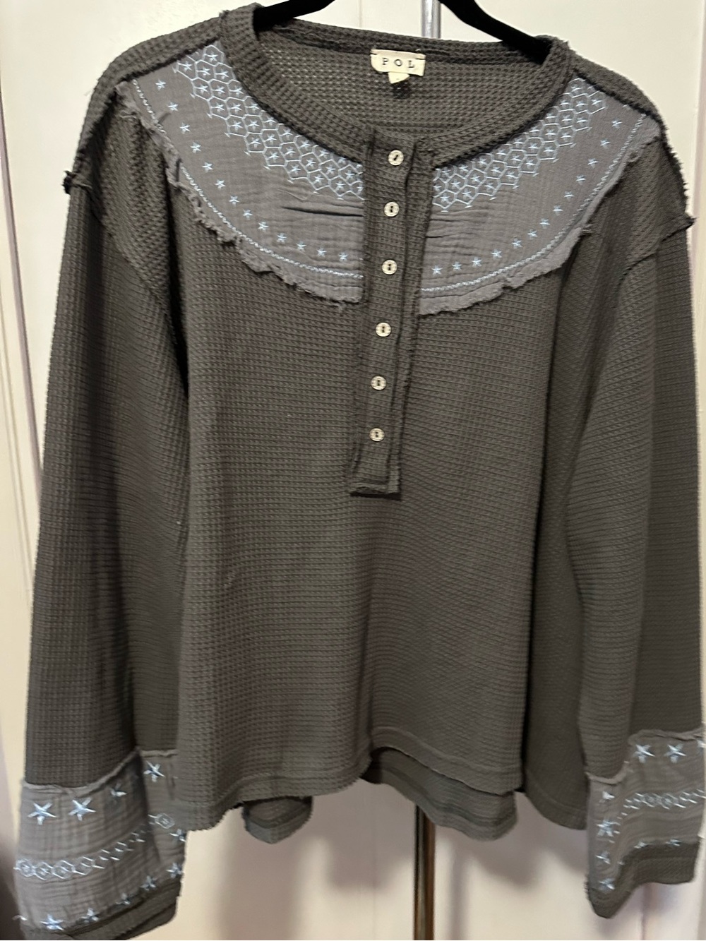 POL CHARCOAL LONG-SLEEVE WAFFLE HENLEY — LARGE | NEW